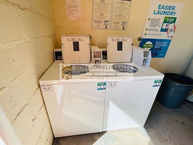 Building Photo - The Richey - 2 Bed / 1 Bath End Unit in Central Tucson!