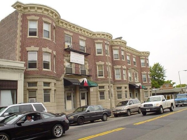 Building Photo - HOT Allston 1BR Listing!