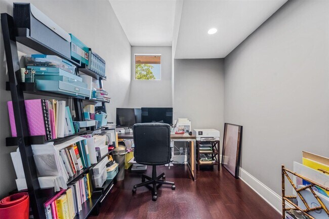 Building Photo - 2443 Windsor Way Ct