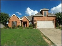 Building Photo - 3050 Mt McGregor