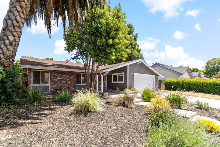 Building Photo - 1020 Stimel Dr