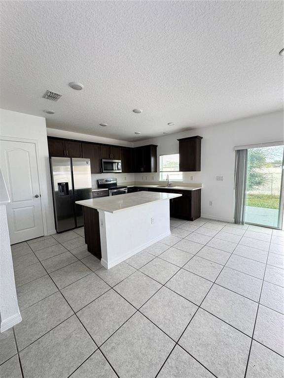 Building Photo - 803 James Dr