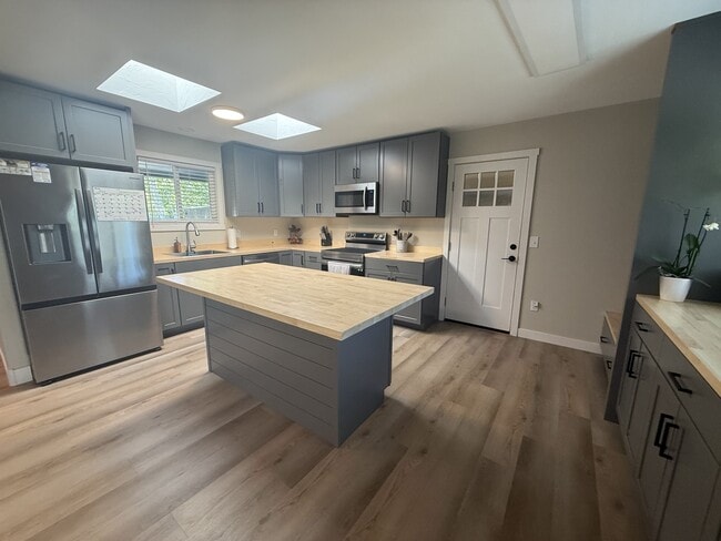 Building Photo - 3418 Flagstone Dr