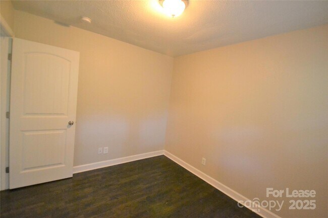 Building Photo - 1512 Seigle Ave