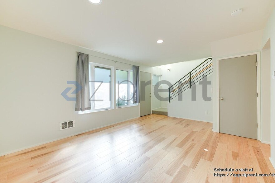 Building Photo - 1601 South Main St