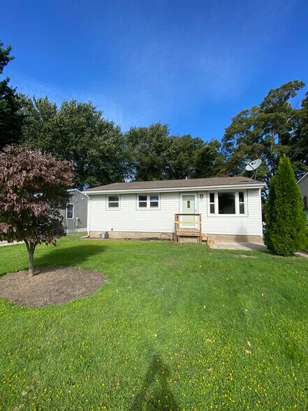 Single family home - 2136 W 22nd St