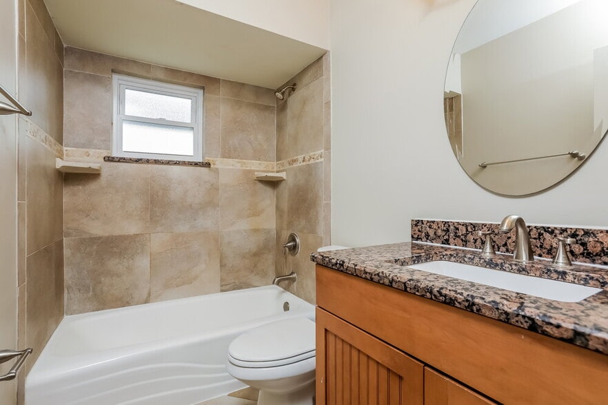 Building Photo - 8612 Villa Nova St