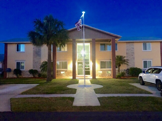 Front of apartments on Flagler Ave - 320 N 3rd St