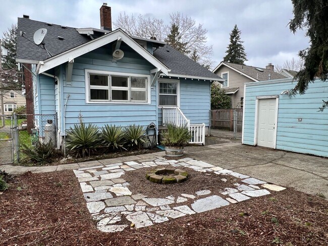 Building Photo - Charming Craftsman In The Heart Of Roseway Neighborhood