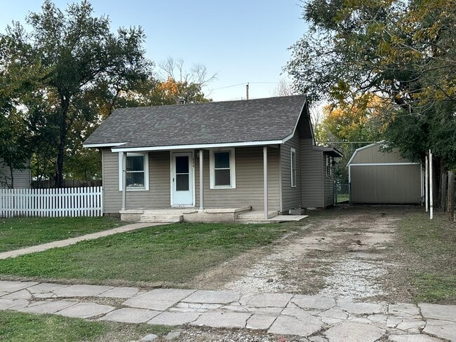 Primary Photo - 1524 E 3rd Ave