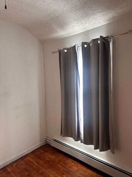 Building Photo - 92-01 220th St