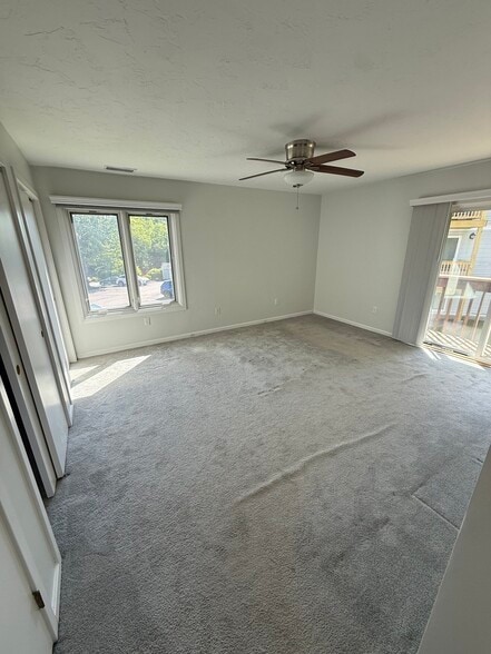 Building Photo - 330 Sunderland Rd