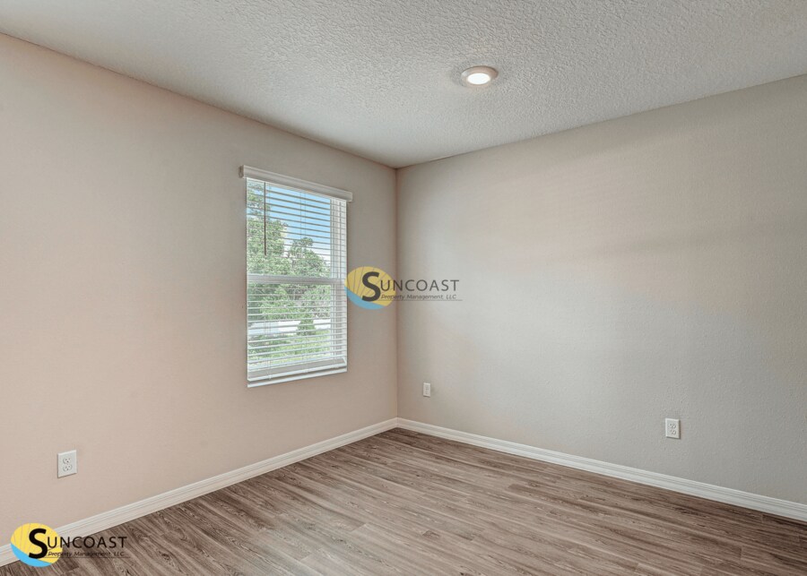 Building Photo - 9588 Hood Rd