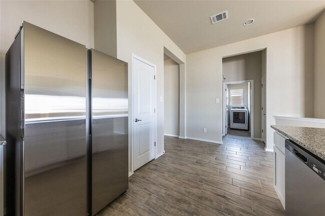 Building Photo - 205 Spiny Lizard Ln