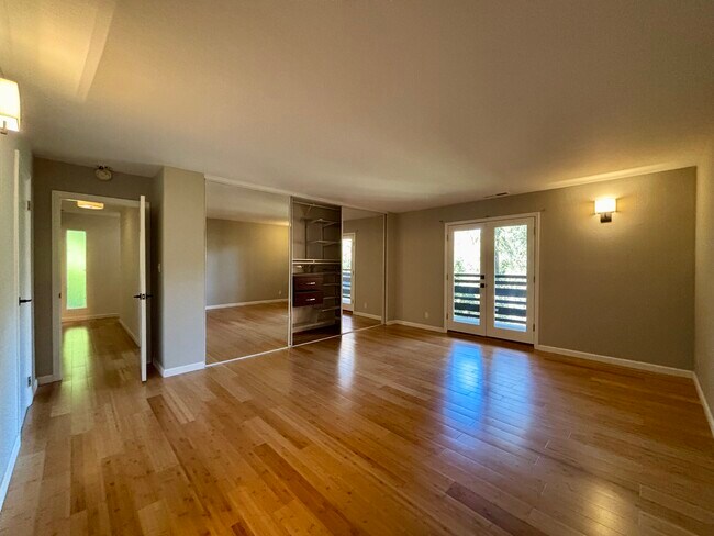 Building Photo - 6207 Westover Dr