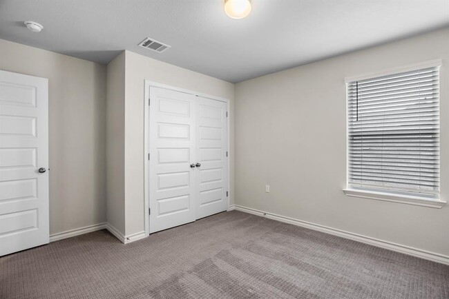 Building Photo - 1701 Jacey Way