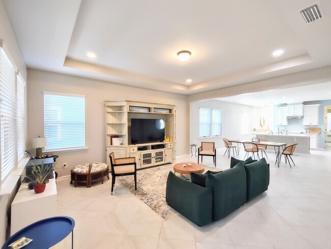 Building Photo - 253 Bella Dr