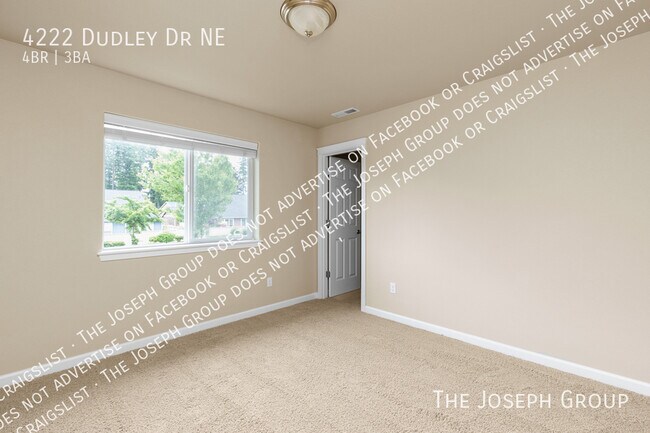 Building Photo - 4222 Dudley Dr NE
