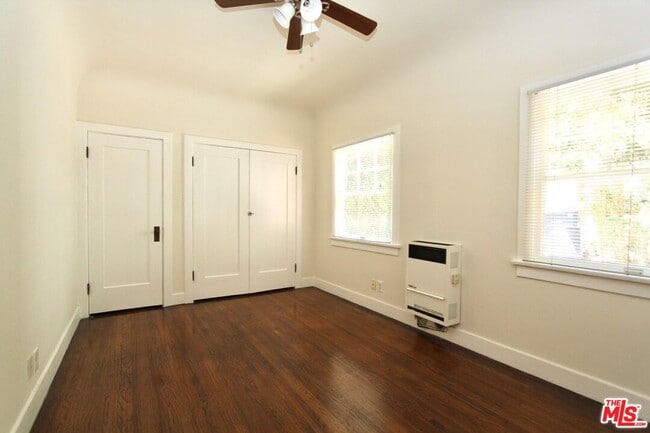 Building Photo - 4559 Lexington Ave