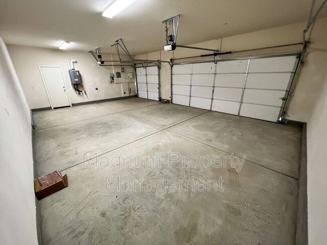 Building Photo - 31310 Reserve Dr