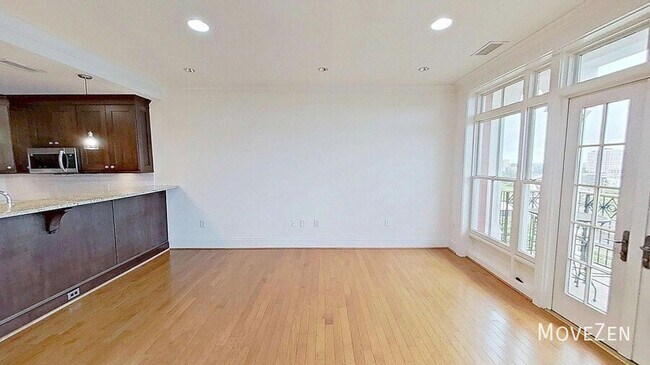 Building Photo - 710 Independence Pl