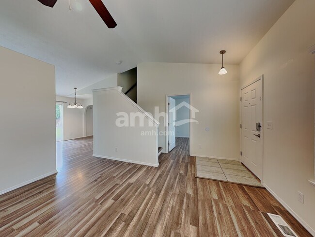 Building Photo - 16605 Sadie Ave