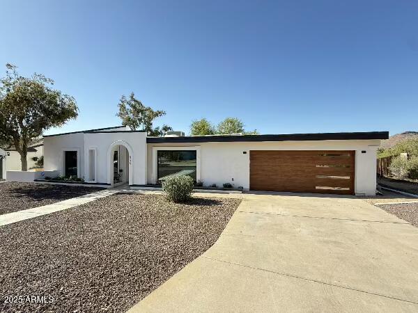Building Photo - 856 E Village Cir Dr S