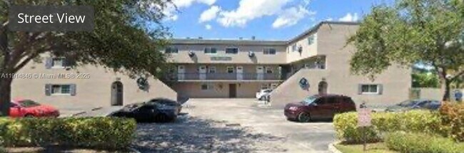 Building Photo - 633 NE 2nd Ave