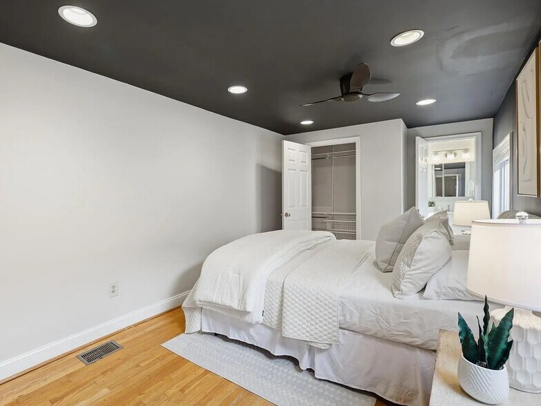Building Photo - 1525 6th St NW