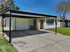 Building Photo - 3217 Darling Ave.