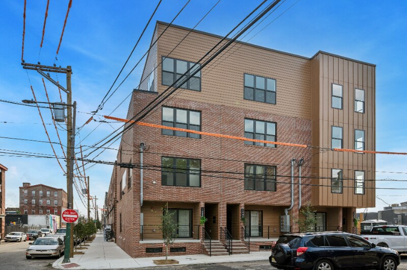 Building Photo - 1653 N 6th St