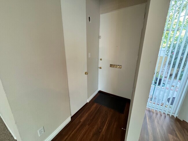 Building Photo - 11500 Rochester Ave