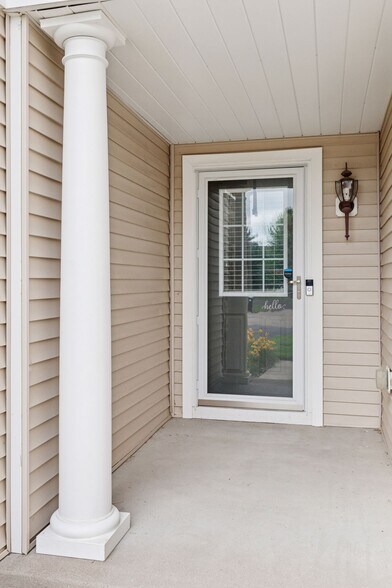 Building Photo - 15424 Foster Dr N
