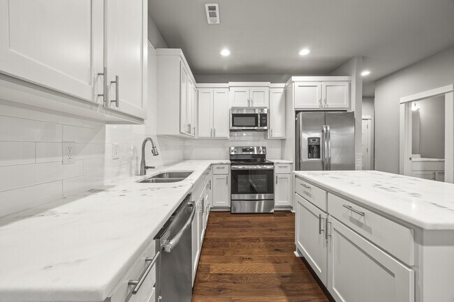 Building Photo - 2055 S Florida Way