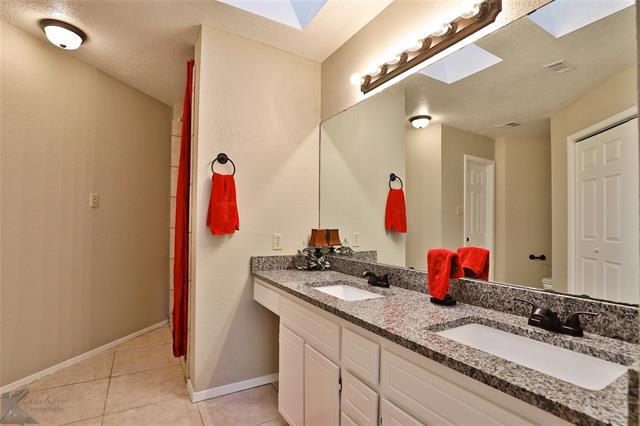 Building Photo - 8033 Vita Ct