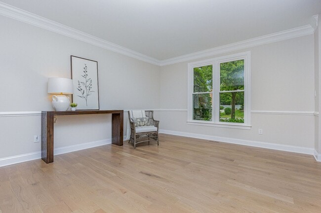 Building Photo - Stylish Renovation with Golf Course Views in a Prime Raleigh Location!