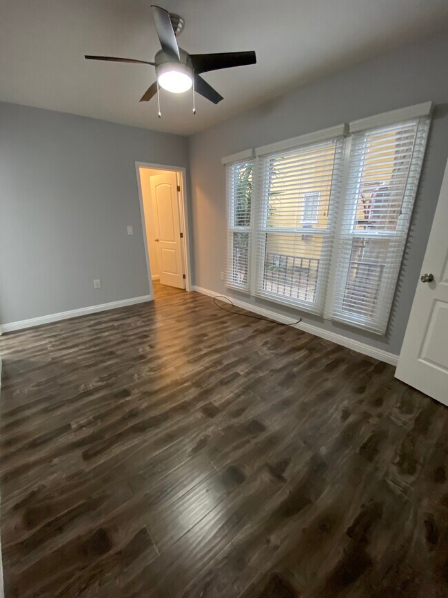 BEDROOM - 7284 1/2 Fountain Ave