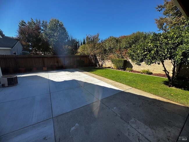 Building Photo - 413 Morales Ct