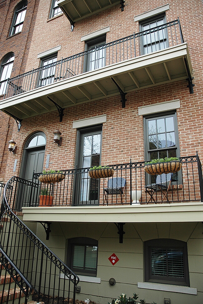 Building Photo - 475 Bartram St SE