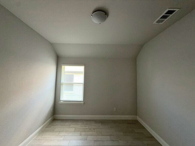 Building Photo - 609 Tartane Dr