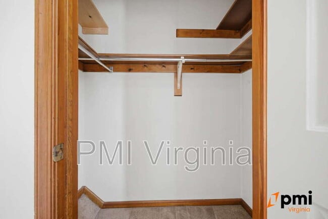 Building Photo - 202 Stonehall Ct