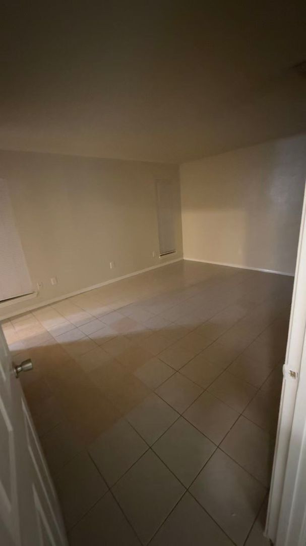 Building Photo - Great 3 Bedroom 2 Bathroom in Plano!