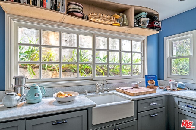 Building Photo - 8066 Woodland Ln