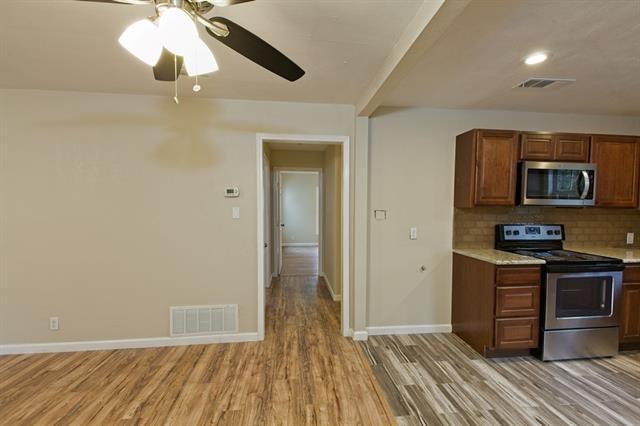 Building Photo - 1613 M Pl
