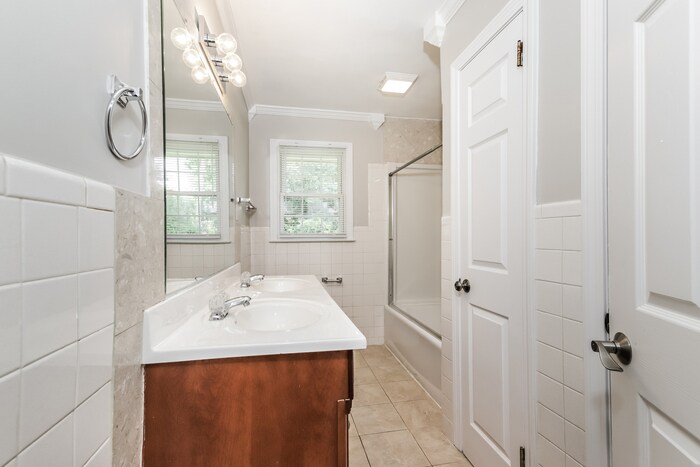 Building Photo - 1538 Abbey Ct SW