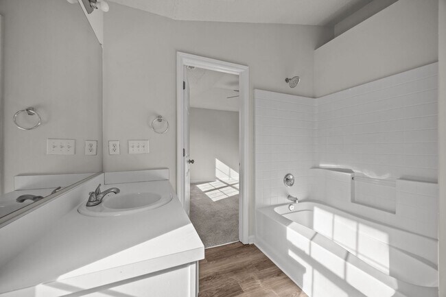 Building Photo - Updated 3BR Home with Garage, Pet Friendly!