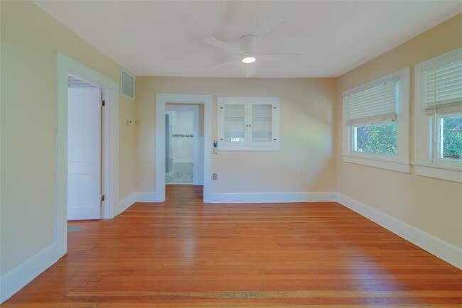 Building Photo - 4642 7th Ave N