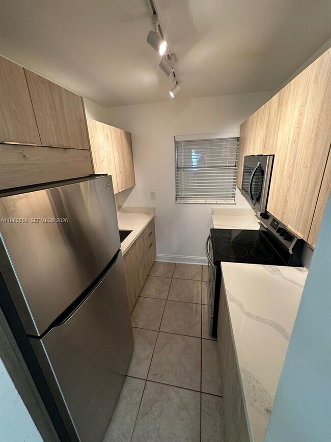 Building Photo - 2008 Jackson St