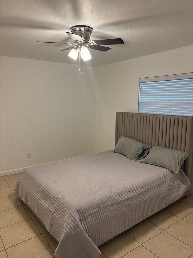 Building Photo - 1015 SW 48th Terrace