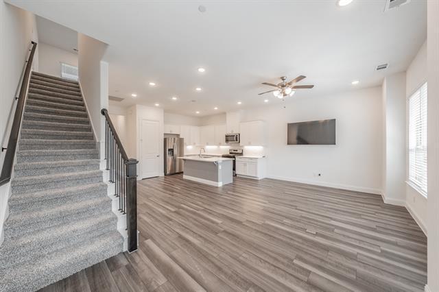 Building Photo - 4201 Shavano Dr